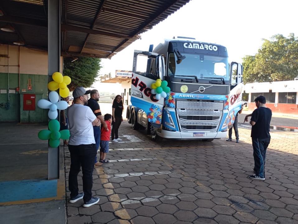 Foto 2 de 8 — Transportadora promove evento sobre autismo com famílias em Araraquara